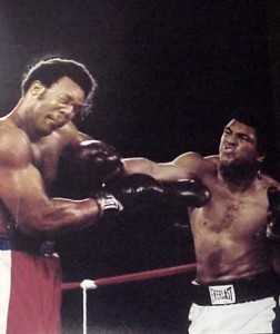 ali foreman3 Muhammad Ali consigue lo imposible: noquear a George Foreman.