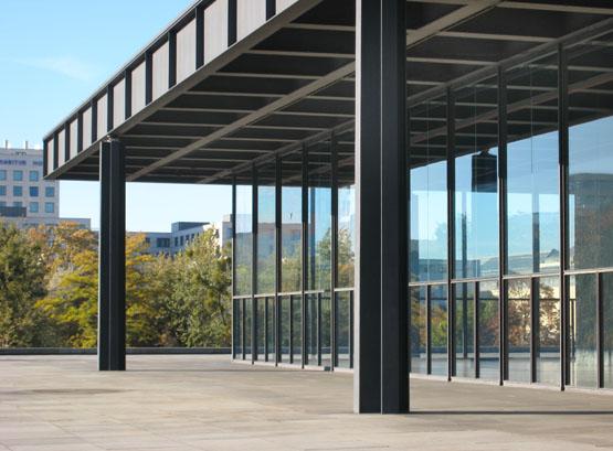 Fotografía de la Neue Nationalgalerie de Berlín Fotografía de la Neue Nationalgalerie de Berlín