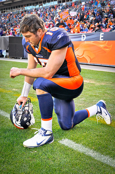 398px-Tim_Tebow_Tebowing