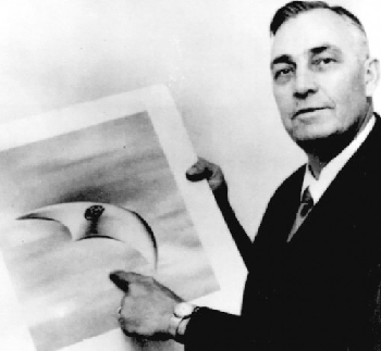 Kenneth Arnold Kenneth Arnold