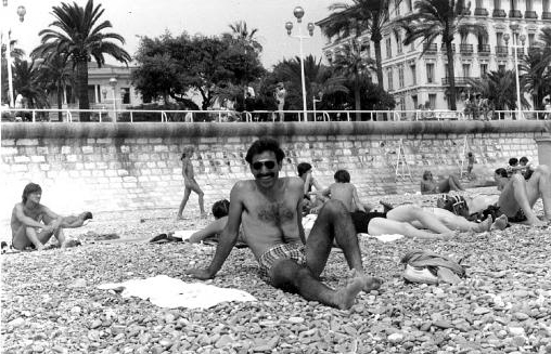 El genio de la raqueta que nunca ganó un torneo 4 No, no es Borat, es Mansour Bahrami a su llegada a Francia.