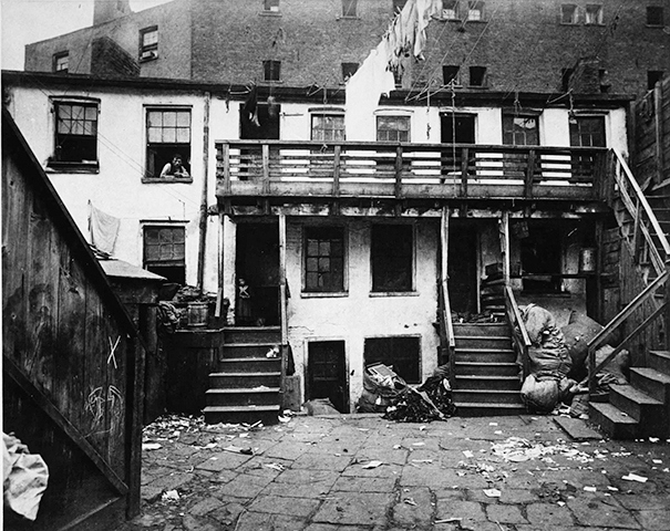 Nueva York desde la frontal (II): Five Points, un barrio de chabolas en medio de Manhattan 9 Bottle Alley (2)