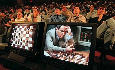 Las agónicas luchas entre Kasparov y Deep Blue, uno de los fragmentos más inolvidables del libro.
