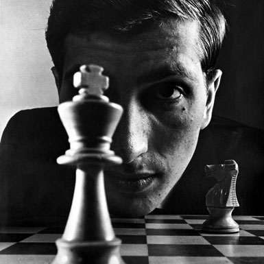 La concentración yla incansable combatividad de Fischer convertían cada partida en un mal trago para sus rivales.