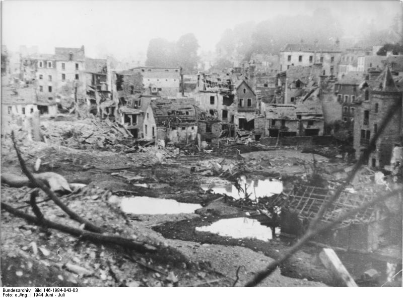 Ciudad normanda derruida, posiblemente St-Lo. Fotógrafo desconocido (Bundesarchiv Bild).