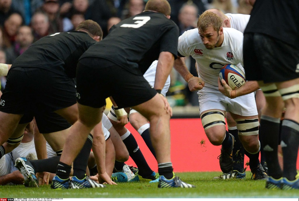 Chris Robshaw, runs with the ball during the QBE International rugby union match between England and New Zealand played in Twckenham Stadium, on November 16, 2013 in Twickenham, England. (Photo by Mitchell Gunn/ESPA/Cal Sport Media/Sipa USA)