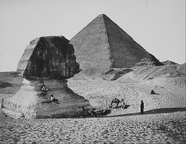 The Sphinx, the Great Pyramid and two lesser Pyramids, Ghizeh, Egypt. Foto Francis Bedford
