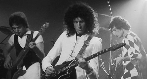 Please keep it short & sweet: cuarenta canciones de menos de dos minutos 26 queen