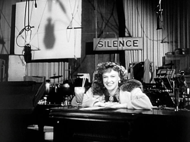 1940 Dorothy Comingore en el set de Ciudadano Kane-Dorothy_Comingore