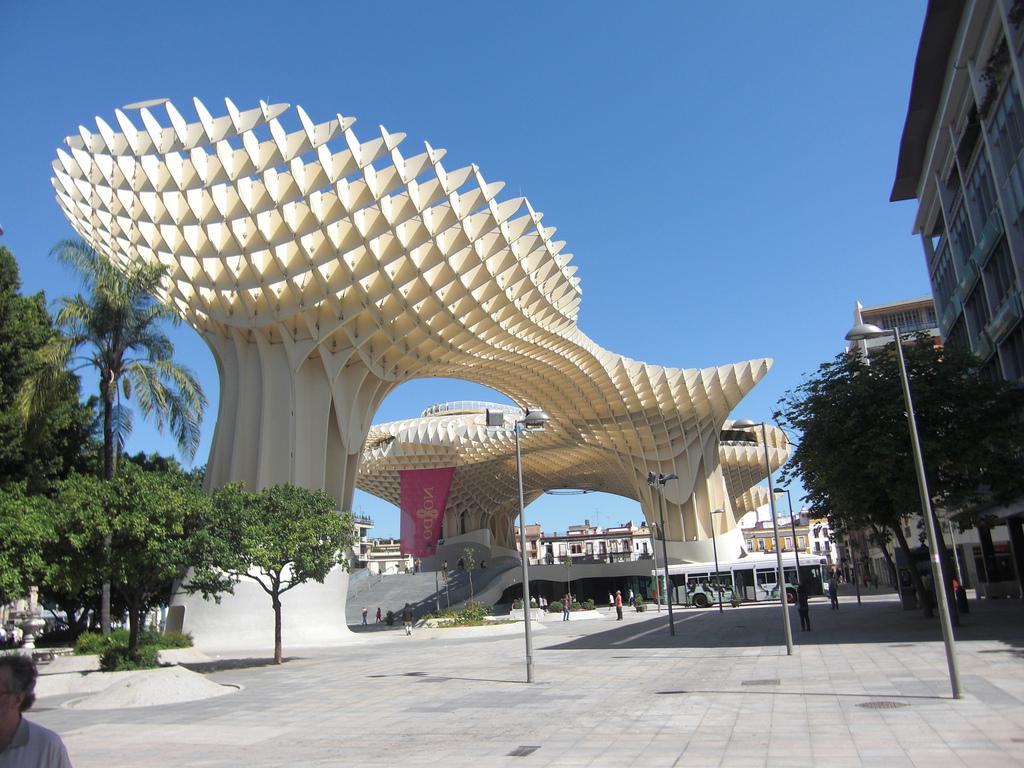 ¿Qué horror arquitectónico español habría que demoler urgentemente? 10 Foto de David Borrallo (CC)