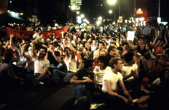 Una protesta contra Crusing en 1980. Fotografía A. J. Epstein