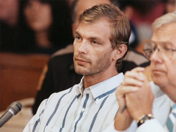 Jeffrery Dahmer durante su primera comparecencia ante el tribunal. Fotografía: Condon Press