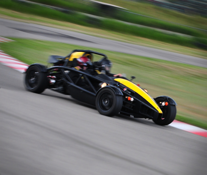 Guía práctica para tener tu propio Fórmula 1 (sí, en serio, puedes) 1 Ariel Atom Fotografía Sunny CC