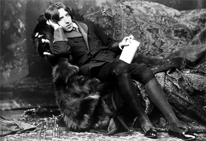 Oscar Wilde c. 1882. Muere por encima de sus posibilidades. Fotografía: Napoleon Sarony / Metropolitan Museum of Art (DP).