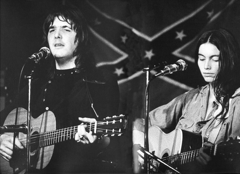 Gram Parsons, la serie cósmica (y II) 2 Gram Parsons y Emmylou Harris. Imagen cortesía de emmylou.net.