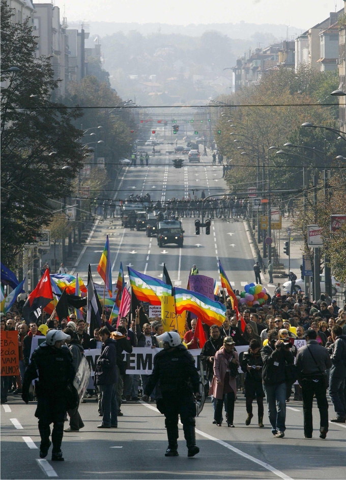 Desfile del Orgullo Gay en Belgrado, 10 de octubre de 2010. Foto: Cordon Press.