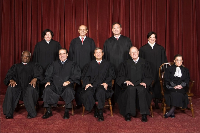 De anticonceptivos, religión y jueces 3 Miembros actuales del Tribunal Supremo norteamericano. Foto: Steve Petteway (DP)