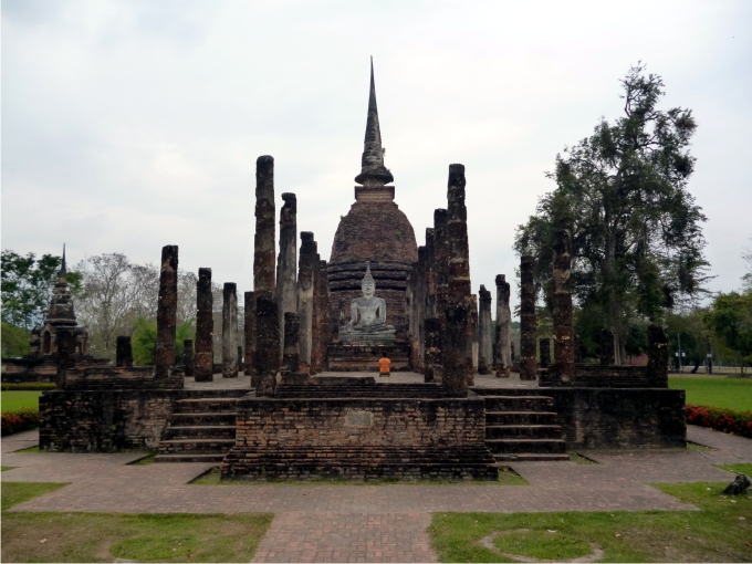 Ruinas de Wat Mahathat, el templo real de Sukhothai. Foto: Ernesto Filardi.