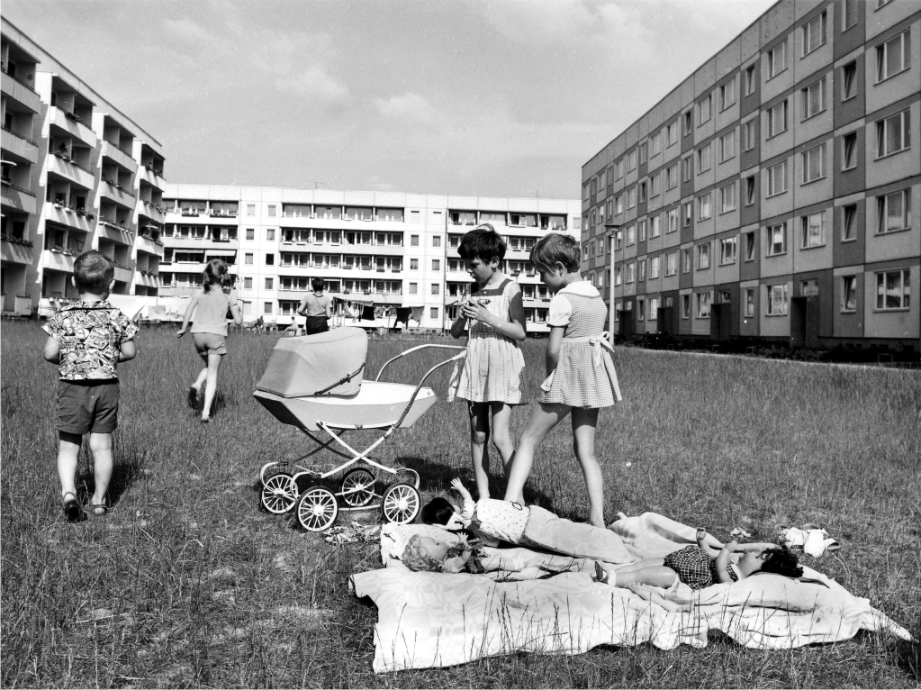 Spielplatz Erfurt 1982.