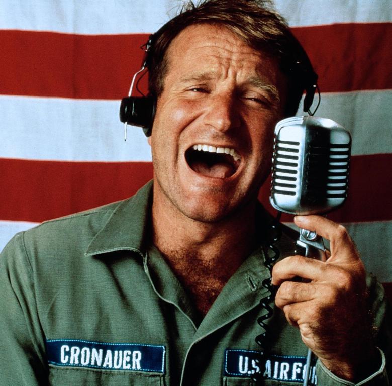 Robin Williams en Goog Morning Vietnam. Imagen: Touchstone Pictures.