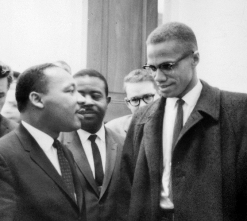 Imagen del único encuentro entre Malcolm X y Martin Luther King. (Foto: DP)
