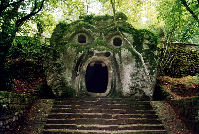 Una imagen del Parque de los Monstruos en Bomarzo Italia. Fotografía Roberto Fogliardi CC