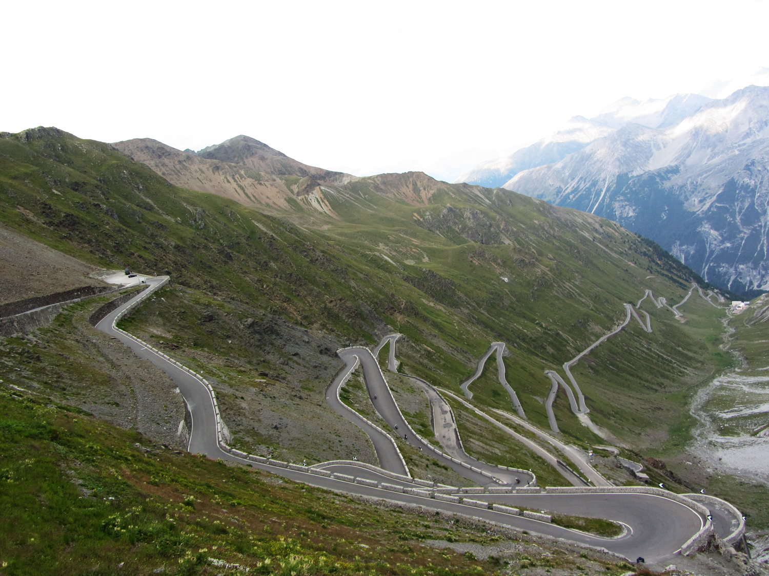 Passo dello Stelvio en los Alpes. Fotografía Amcs1983