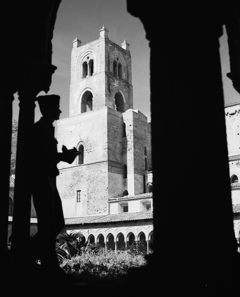 Italia: the B-Sides 4 El claustro del Duomo de Monreale Sicilia 1943 Nick Parrino Library of Congress DP 2