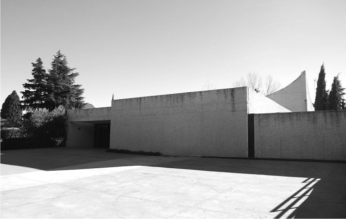Las treinta y tres iglesias más espeluznantes de Madrid 12 San Pablo de la Cruz. Miguel Oliver Pérez y José Luis González Cruz. 1996.