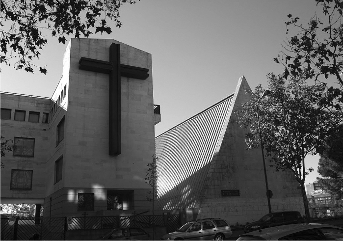 Las treinta y tres iglesias más espeluznantes de Madrid 19 Nuestra Señora del Tránsito. Luis Cubillo de Arteaga. 1961.
