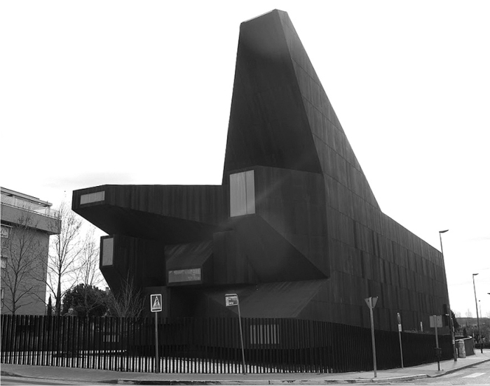 Las treinta y tres iglesias más espeluznantes de Madrid 4 Parroquia de Santa Mónica (Rivas Vaciamadrid). Ignacio Vicens y José Antonio Ramos. 2008.