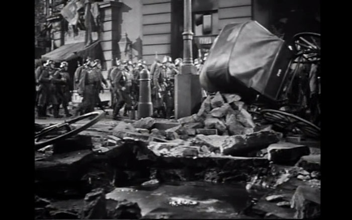 Como dicen los americanos: where do you stand? Lubitsch, con las ruinas y las víctimas.