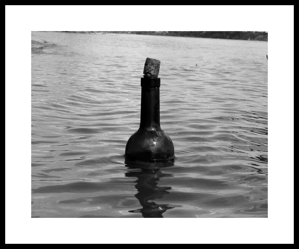 Invertido 1 Message in a bottle. Fotografía: Serguio Aguirre. (CC)