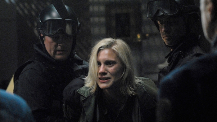 Battlestar Galactica, apuntes y reflexiones (III): el puritanismo 3 La piloto Sara Thrace (Starbuck) está predestinadaq: se ve obligada a abandonar su rebeldía por una intervención divina. Imagen: ABC.