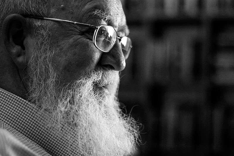 Daniel Dennett para jot down 0