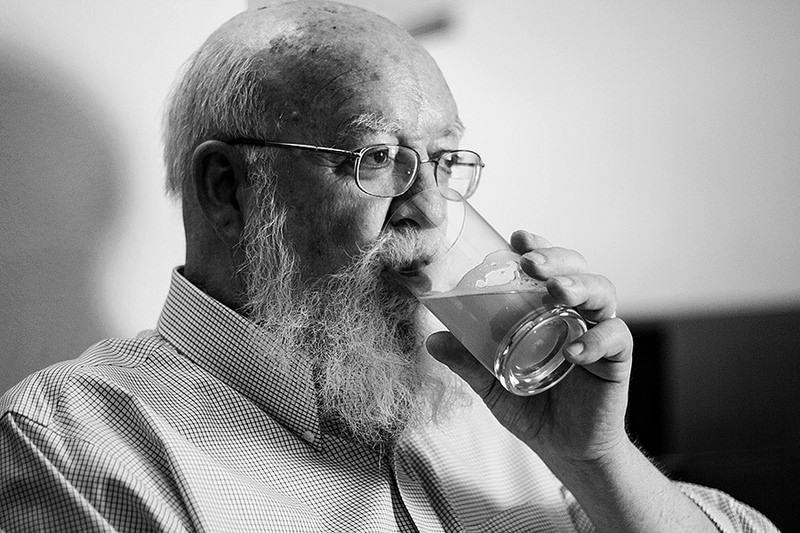 Daniel Dennett para jot down 1
