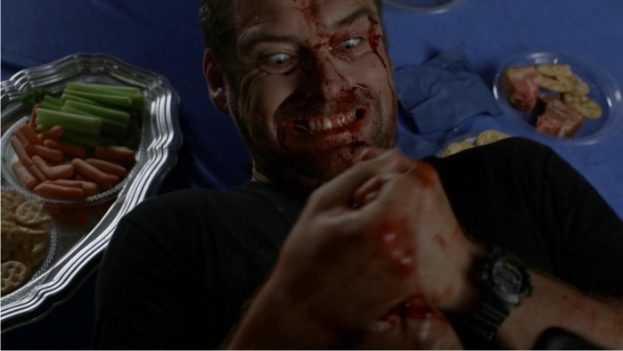Banshee: el primer parque temático en formato serie de la historia 2 ¿Que cómo lo estoy pasando? Pues de puta madre, como siempre. Imagen: Cinemax.