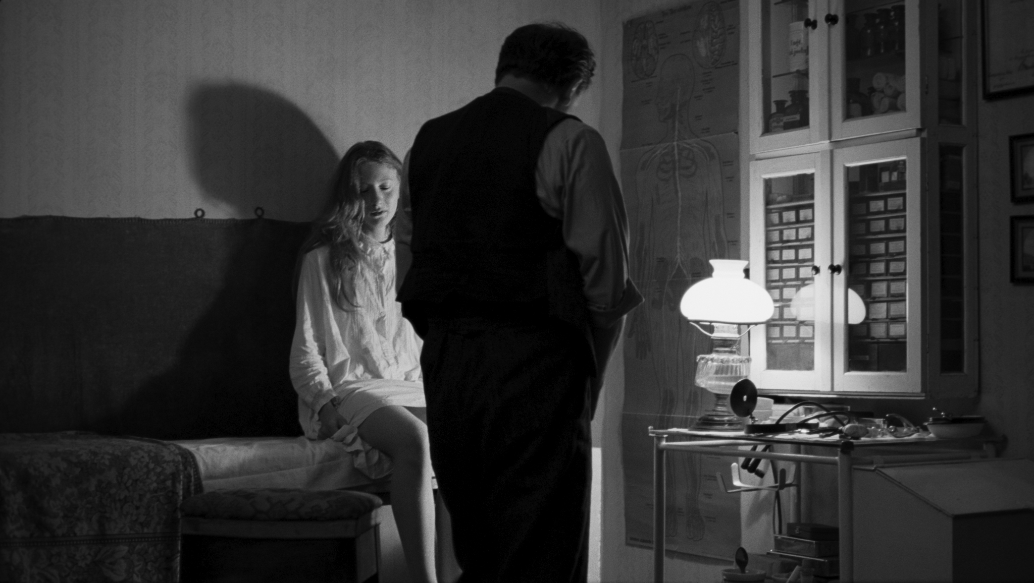Horror bello: nos fascinan los muertos 3 White-Ribbon-7