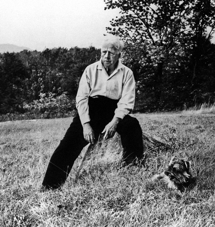 Robert Frost (1874-1963) poete americain vers 1955 --- Robert Frost (1874-1963) american poet c. 1955 *** Local Caption *** Robert Frost (1874-1963) american poet c. 1955