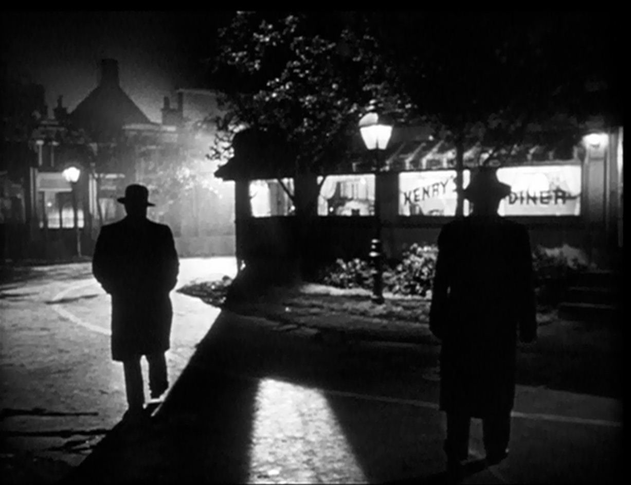 Ernest Hemingway: ramificaciones culturales de una nevada primaveral en Madrid 4 Llegan los asesinos. Forajidos (1946). Imagen: Mark Hellinger Productions, Universal Pictures.