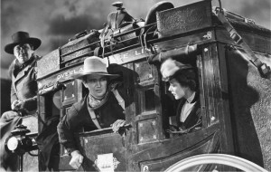 Escena de La diligencia. Imagen: United Artists.