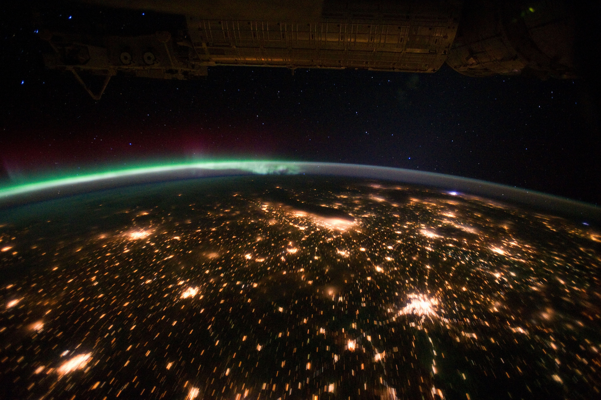 Vista nocturna del Medio Oeste de los Estados Unidos desde la Estación Espacial Internacional. Fotografía: NASA (CC).