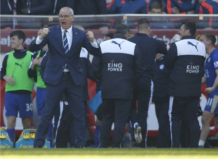 Claudio Ranieri en el banquillo del Leicester. Foto: Cordon Press.
