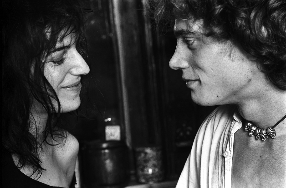 Patti Smith y Robert Mapplethorpe, 1969. Fotografía cortesía de barnebys.