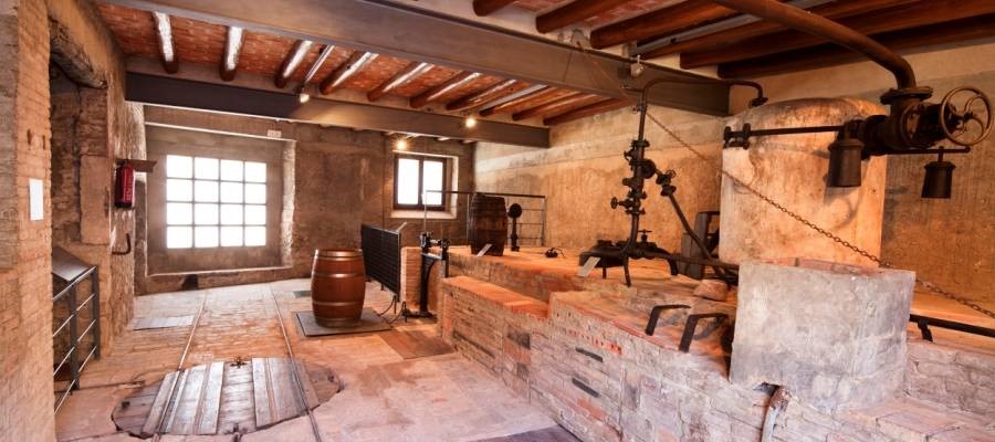 Precapitalismo involuntario: la fortuna de los catalanes 3 alcohol