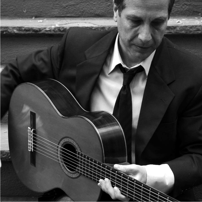 El mal del músico 1 Apostolos Paraskevas. Foto cortesía de D'Addario Strings.