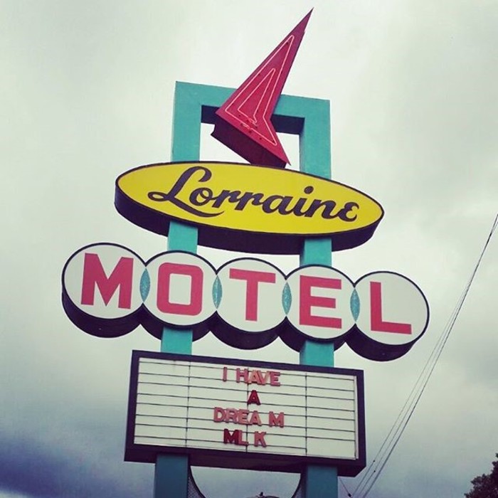 El cartel del Motel Lorraine, donde fue asesinado en 1968 Martin Luther King, Jr.