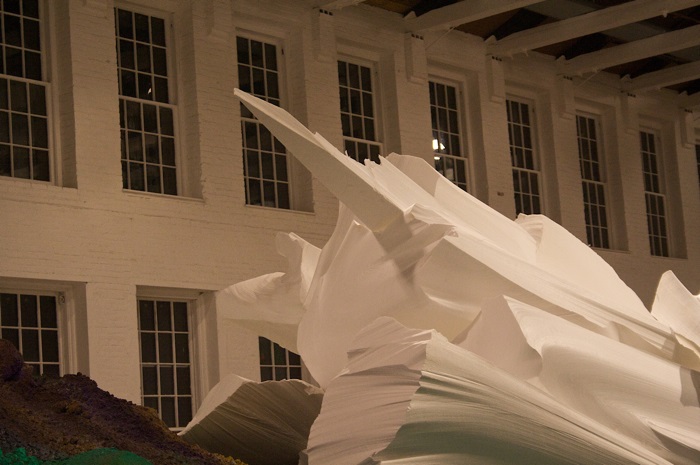 [Imagen 2. Katharina Grosse, One Floor Up More Highly (instalación, MASS MoCA, North Adams, 2011)]