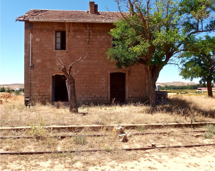 Estación abandonada de Monteagudo del Castillo.