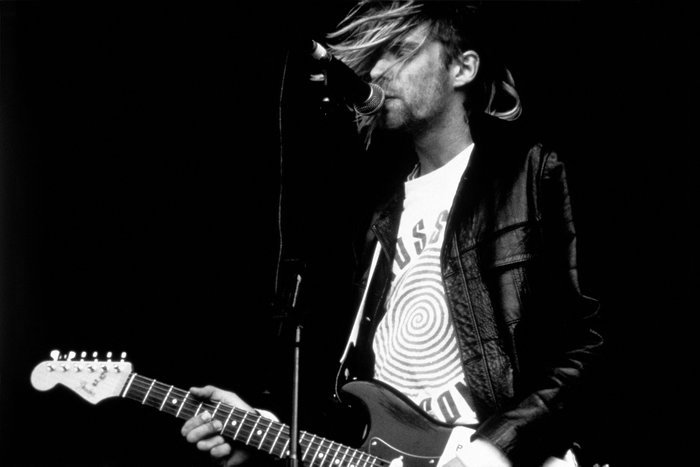 Un cultivo microbiológico: Seattle y la gestación del grunge 1 Nirvana frontman Kurt Cobain performing on stage at the 1991 Reading Music Festival